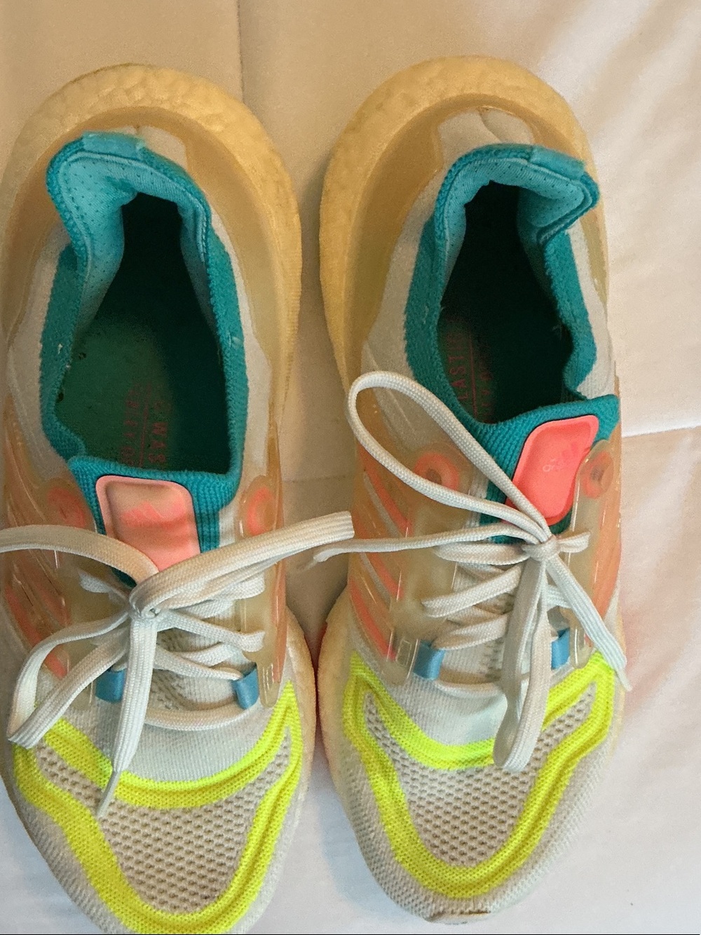 Adidas GX8015 Ultra Boost 22 Running Shoes
